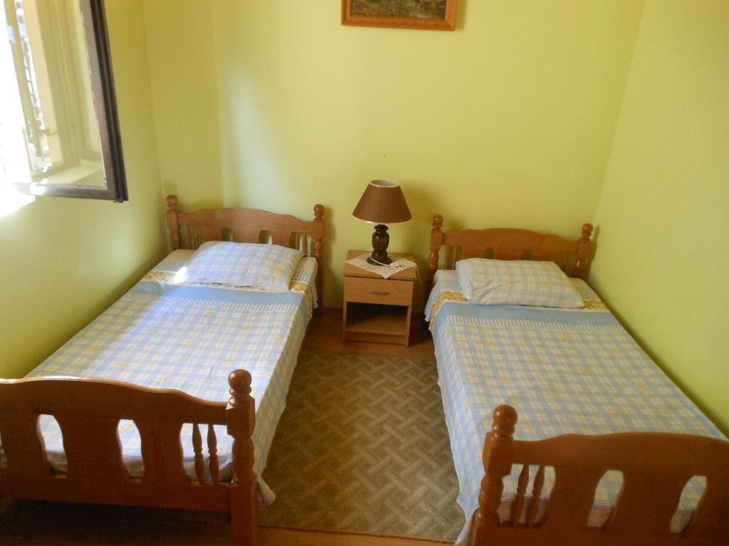Lorena Rooms Risan Habitación foto