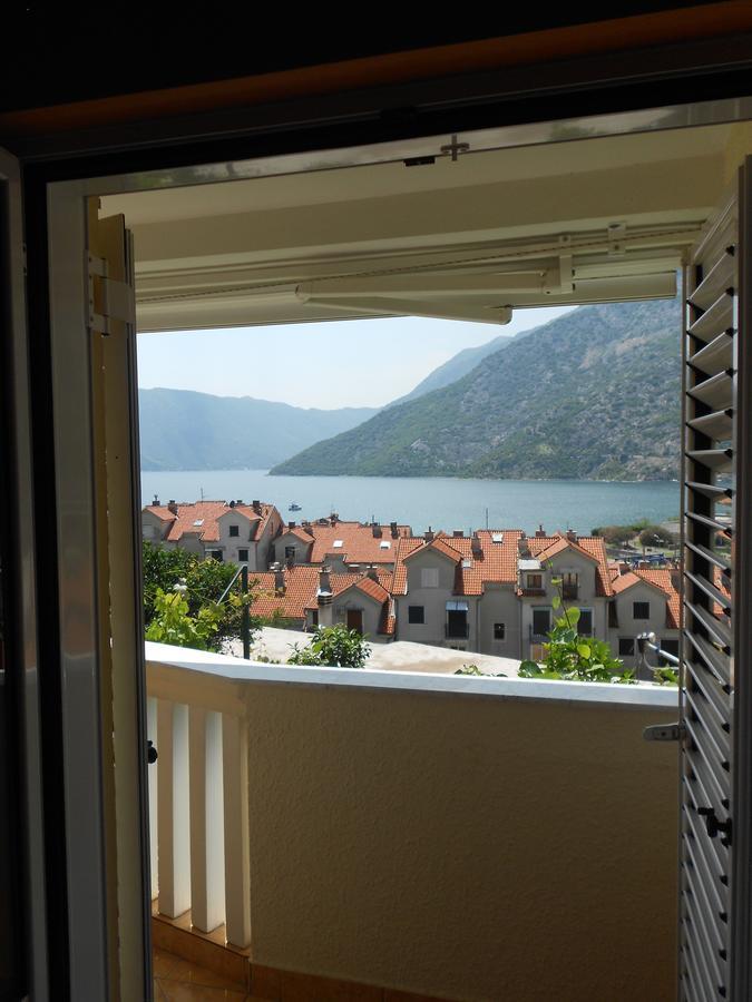Lorena Rooms Risan Exterior foto